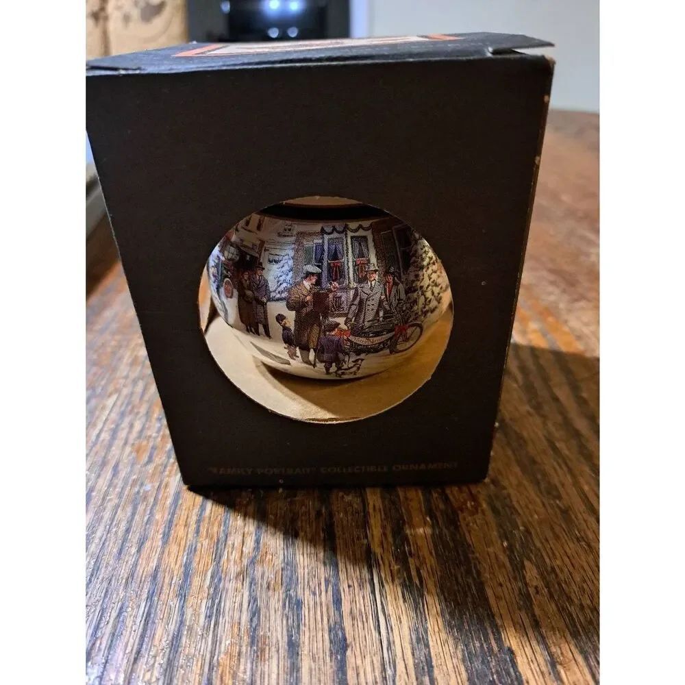 Vintage 1998 Harley Davidson Family Portrait Christmas Tree Glass Ornament